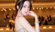 博主爆料大三岁女星视频,大三岁女星私密视频引发热议，真相究竟如何？